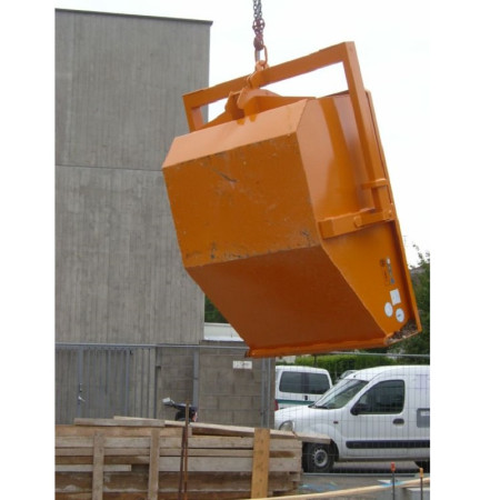 Benne à terre automatique. Levage par grue de chantiers Benne à terre automatique. Levage par grue de chantiers